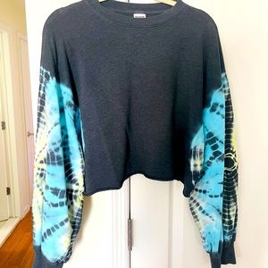 Pink by Victoria’s Secret cropped sweatshirt size medium